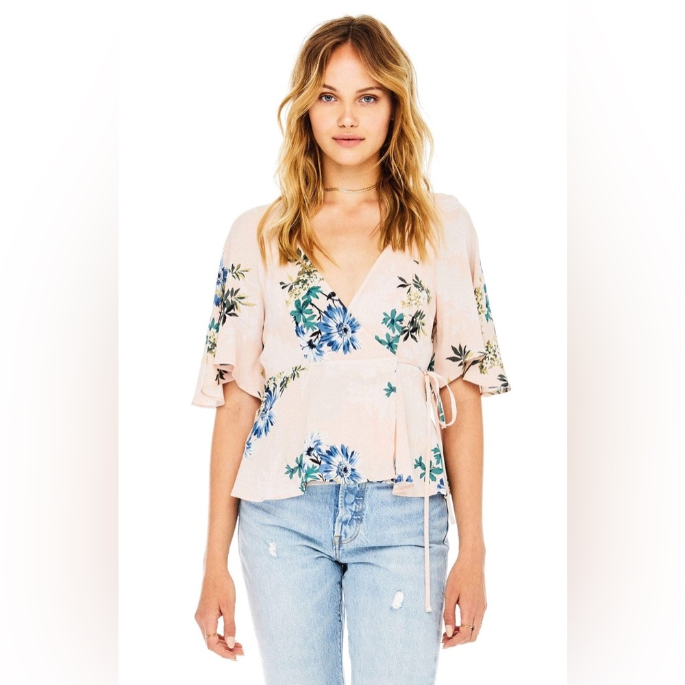 ASTR The Label Payton Top in Blush Multi Floral